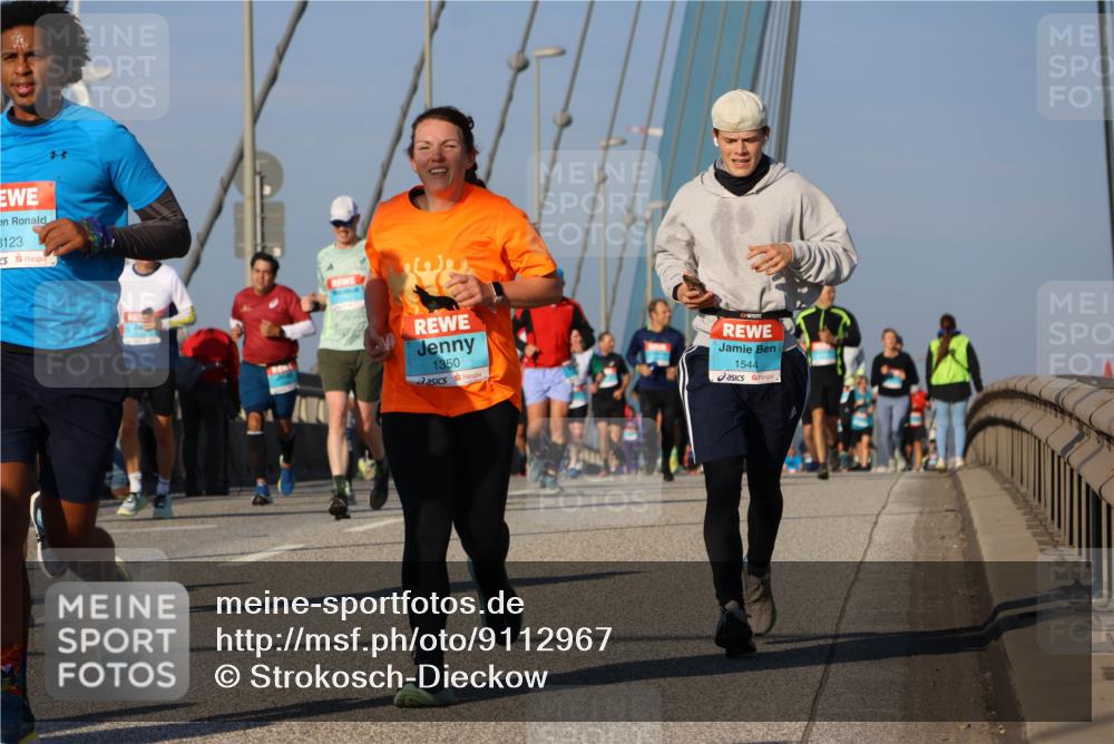 03.10.2025 - Köhlbrandbrückenlauf Strokosch-Dieckow http://msf.ph/oto/9112967 03.10.2025 09:46:47 Position 2 8123, 1350, 1544 meine-sportfotos.de