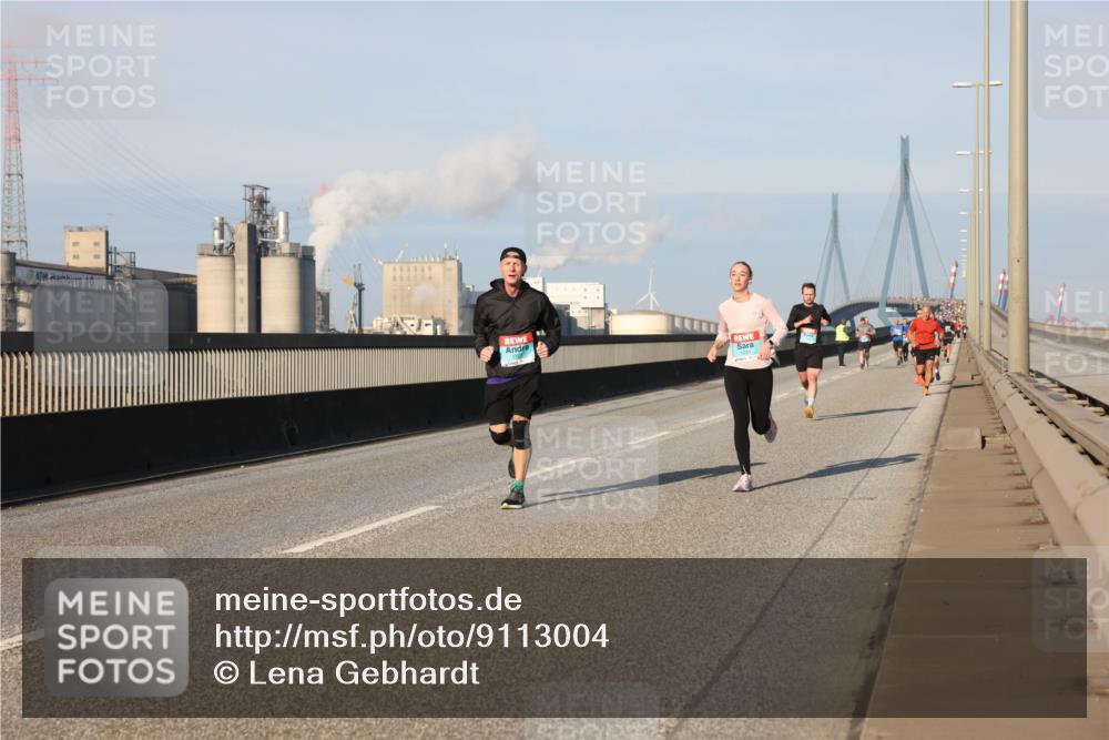 03.10.2025 - Köhlbrandbrückenlauf Lena Gebhardt http://msf.ph/oto/9113004 03.10.2025 09:42:38 Position 2 1251 meine-sportfotos.de