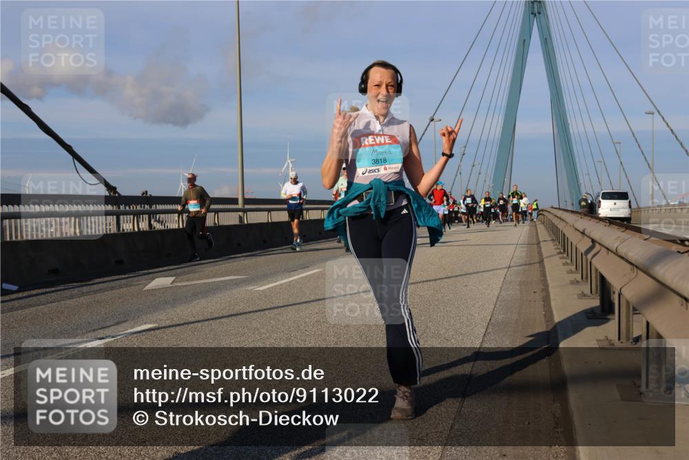 03.10.2025 - Köhlbrandbrückenlauf Strokosch-Dieckow http://msf.ph/oto/9113022 03.10.2025 09:46:53 Position 2 3818 meine-sportfotos.de