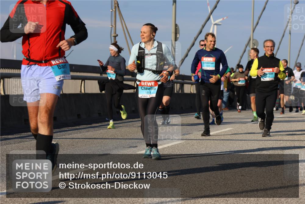 03.10.2025 - Köhlbrandbrückenlauf Strokosch-Dieckow http://msf.ph/oto/9113045 03.10.2025 09:46:59 Position 2 2450, 1919, 1558 meine-sportfotos.de