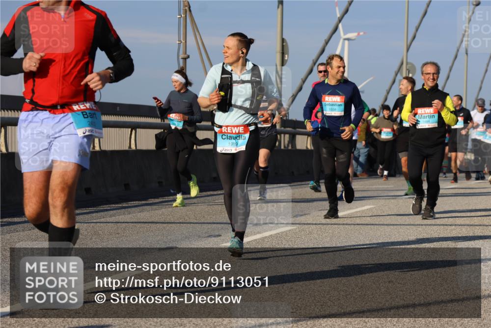 03.10.2025 - Köhlbrandbrückenlauf Strokosch-Dieckow http://msf.ph/oto/9113051 03.10.2025 09:46:59 Position 2 2450, 1919, 1558, 1464 meine-sportfotos.de