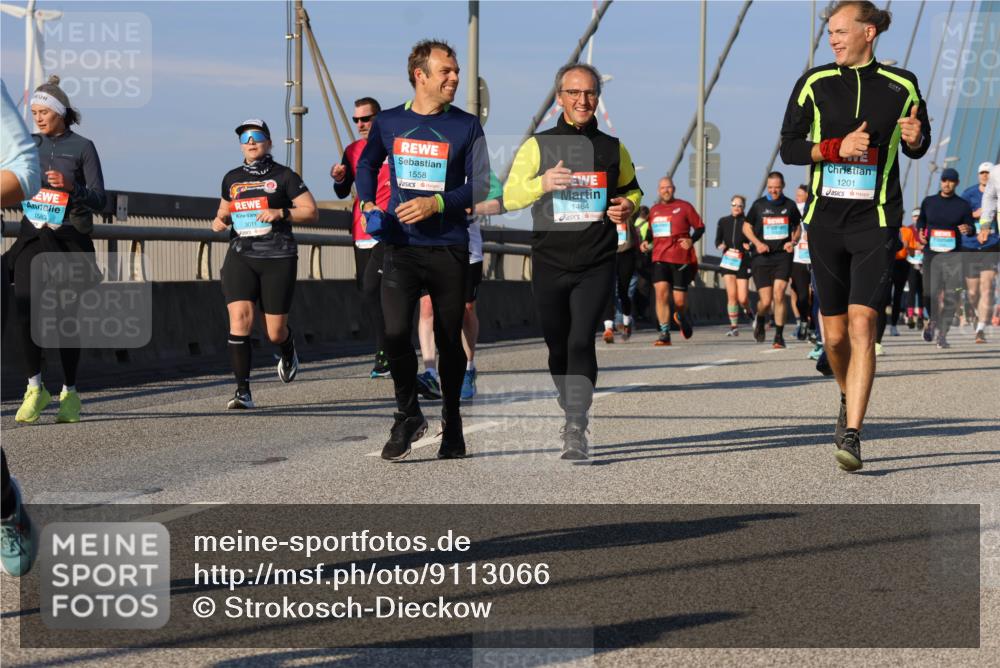 03.10.2025 - Köhlbrandbrückenlauf Strokosch-Dieckow http://msf.ph/oto/9113066 03.10.2025 09:47:01 Position 2 1583, 3011, 1558, 1464, 1201 meine-sportfotos.de