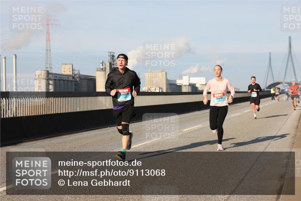 03.10.2025 - Köhlbrandbrückenlauf Lena Gebhardt http://msf.ph/oto/9113068 03.10.2025 09:42:39 Position 2 1703, 1251 meine-sportfotos.de
