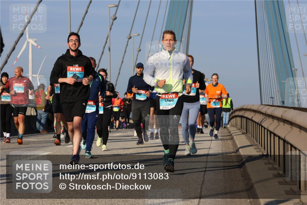 03.10.2025 - Köhlbrandbrückenlauf Strokosch-Dieckow http://msf.ph/oto/9113083 03.10.2025 09:47:03 Position 2 1227, 1805, 1367 meine-sportfotos.de