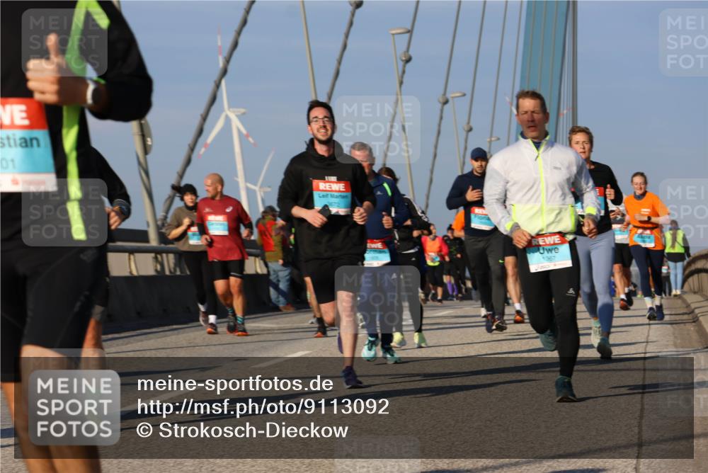 03.10.2025 - Köhlbrandbrückenlauf Strokosch-Dieckow http://msf.ph/oto/9113092 03.10.2025 09:47:03 Position 2 201 meine-sportfotos.de