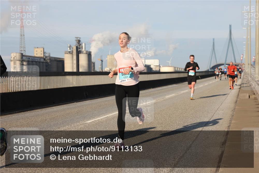 03.10.2025 - Köhlbrandbrückenlauf Lena Gebhardt http://msf.ph/oto/9113133 03.10.2025 09:42:40 Position 2 1251 meine-sportfotos.de