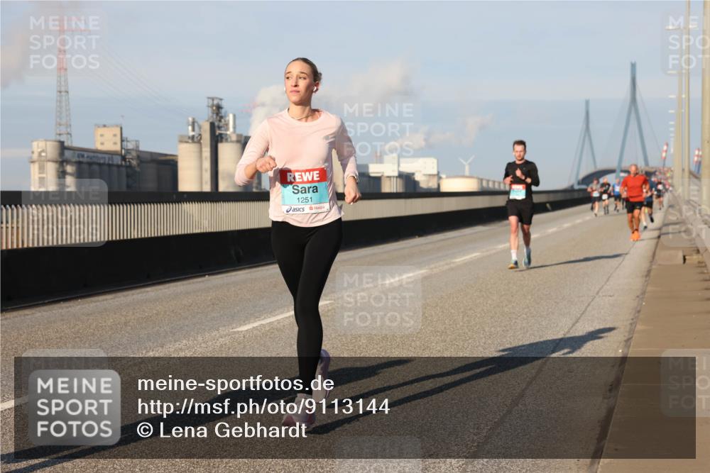 03.10.2025 - Köhlbrandbrückenlauf Lena Gebhardt http://msf.ph/oto/9113144 03.10.2025 09:42:40 Position 2 1251 meine-sportfotos.de