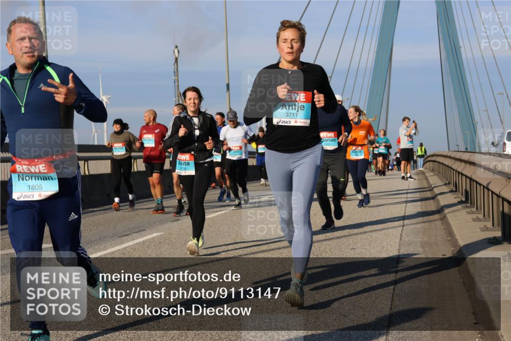 03.10.2025 - Köhlbrandbrückenlauf Strokosch-Dieckow http://msf.ph/oto/9113147 03.10.2025 09:47:08 Position 2 1805, 1679, 3711, 1605 meine-sportfotos.de