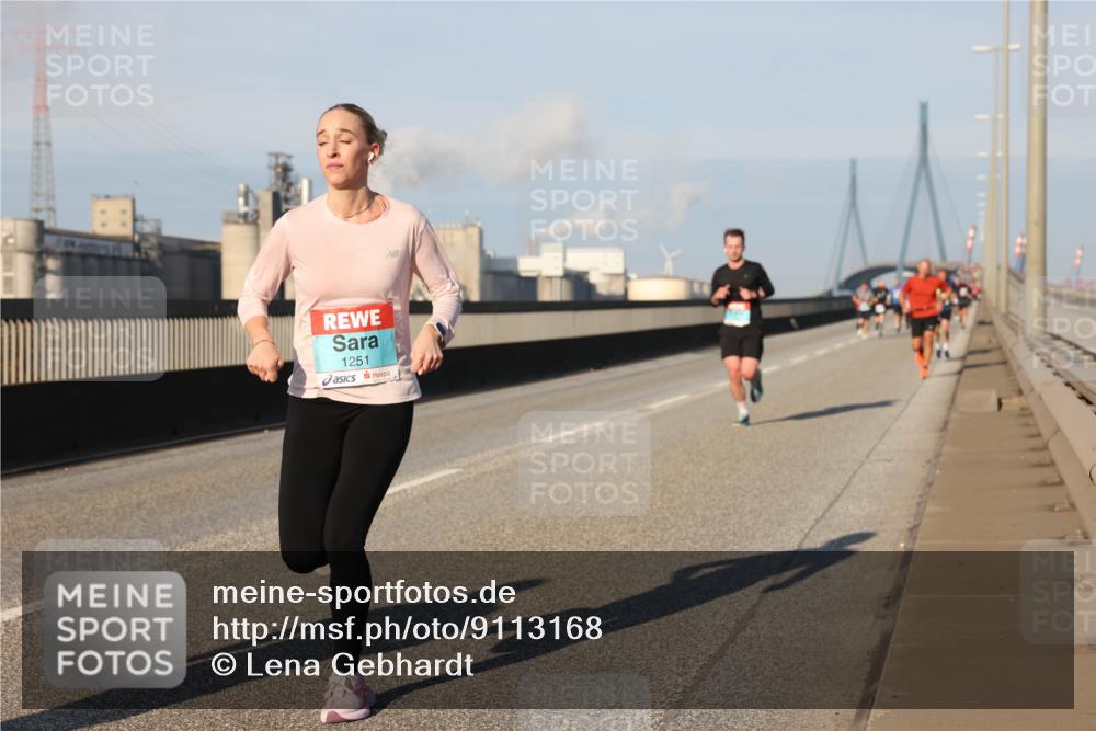 03.10.2025 - Köhlbrandbrückenlauf Lena Gebhardt http://msf.ph/oto/9113168 03.10.2025 09:42:41 Position 2 1251 meine-sportfotos.de