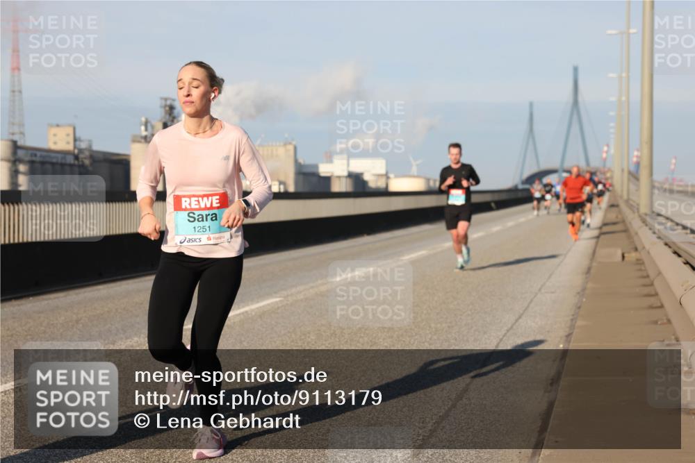 03.10.2025 - Köhlbrandbrückenlauf Lena Gebhardt http://msf.ph/oto/9113179 03.10.2025 09:42:41 Position 2 1251 meine-sportfotos.de