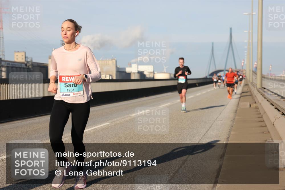03.10.2025 - Köhlbrandbrückenlauf Lena Gebhardt http://msf.ph/oto/9113194 03.10.2025 09:42:41 Position 2 1251 meine-sportfotos.de