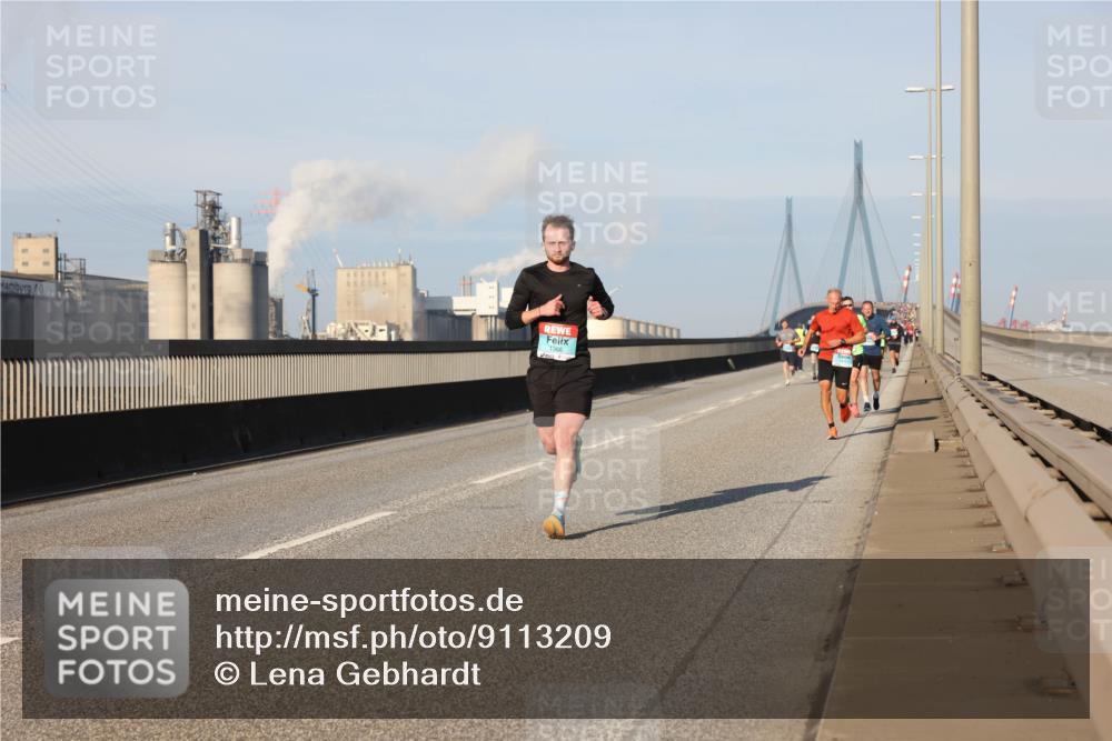 03.10.2025 - Köhlbrandbrückenlauf Lena Gebhardt http://msf.ph/oto/9113209 03.10.2025 09:42:42 Position 2 1068 meine-sportfotos.de