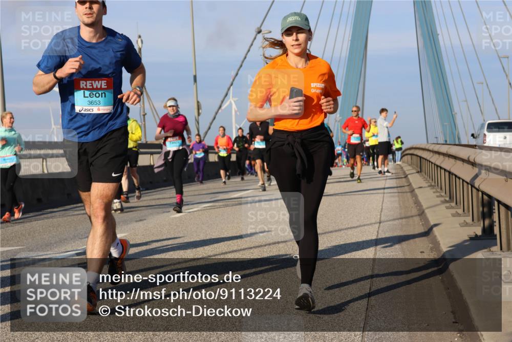 03.10.2025 - Köhlbrandbrückenlauf Strokosch-Dieckow http://msf.ph/oto/9113224 03.10.2025 09:47:13 Position 2 3653 meine-sportfotos.de