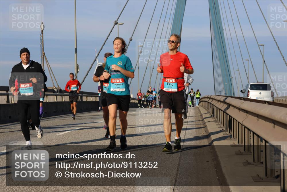 03.10.2025 - Köhlbrandbrückenlauf Strokosch-Dieckow http://msf.ph/oto/9113252 03.10.2025 09:47:18 Position 2 3321, 3200, 3201 meine-sportfotos.de