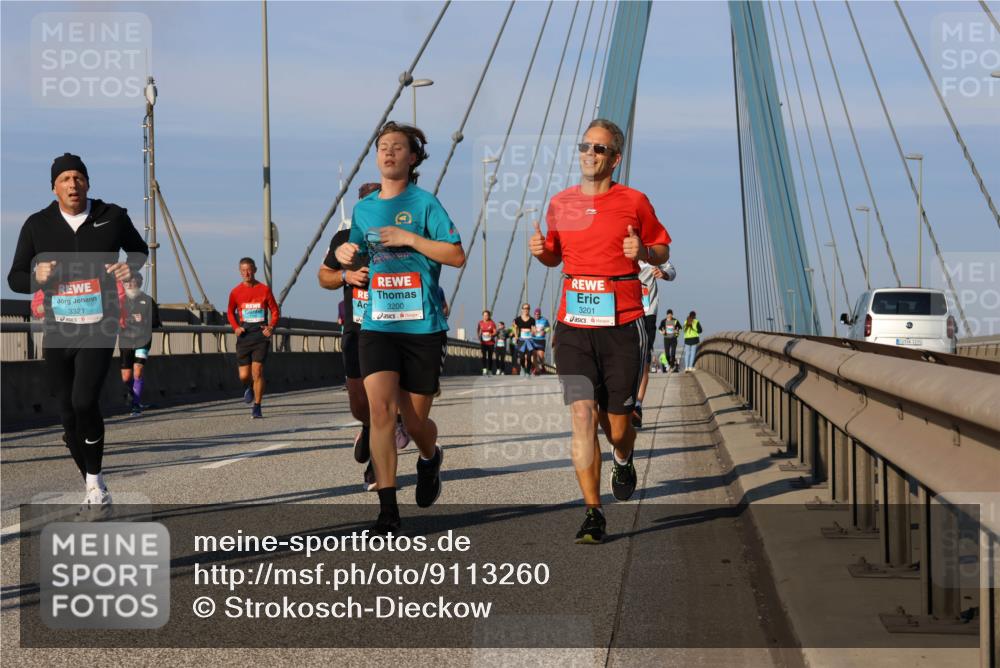 03.10.2025 - Köhlbrandbrückenlauf Strokosch-Dieckow http://msf.ph/oto/9113260 03.10.2025 09:47:18 Position 2 3321, 3200, 3201 meine-sportfotos.de