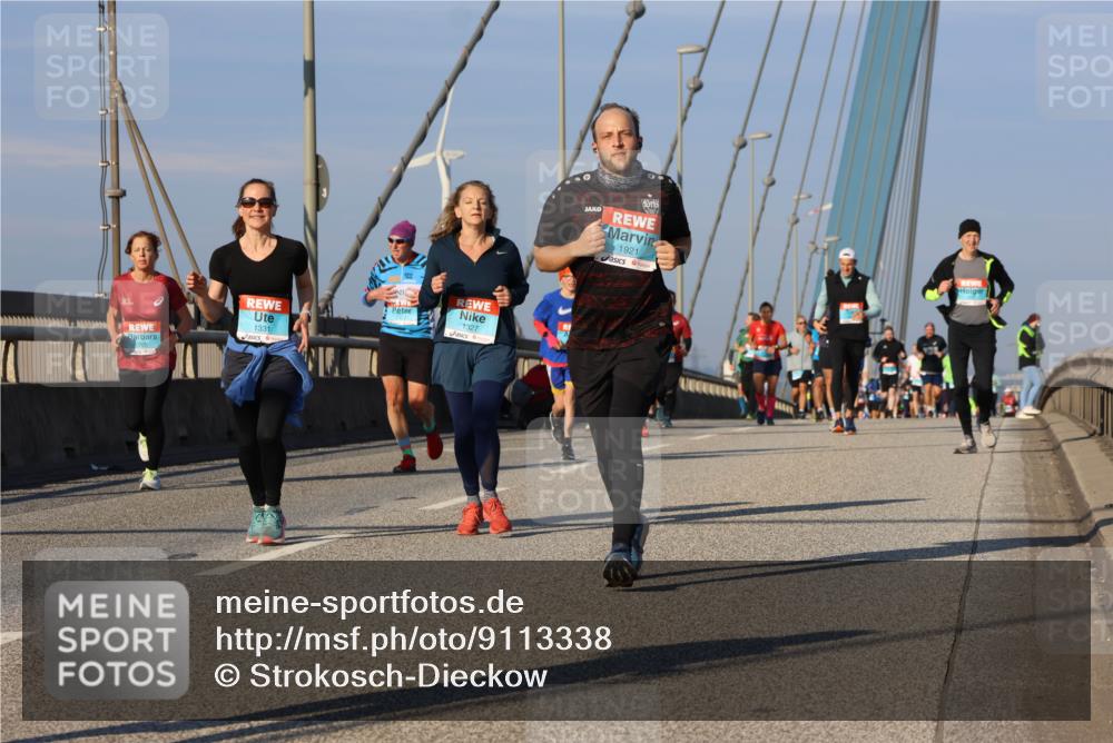 03.10.2025 - Köhlbrandbrückenlauf Strokosch-Dieckow http://msf.ph/oto/9113338 03.10.2025 09:47:30 Position 2 1331, 1327, 1921 meine-sportfotos.de