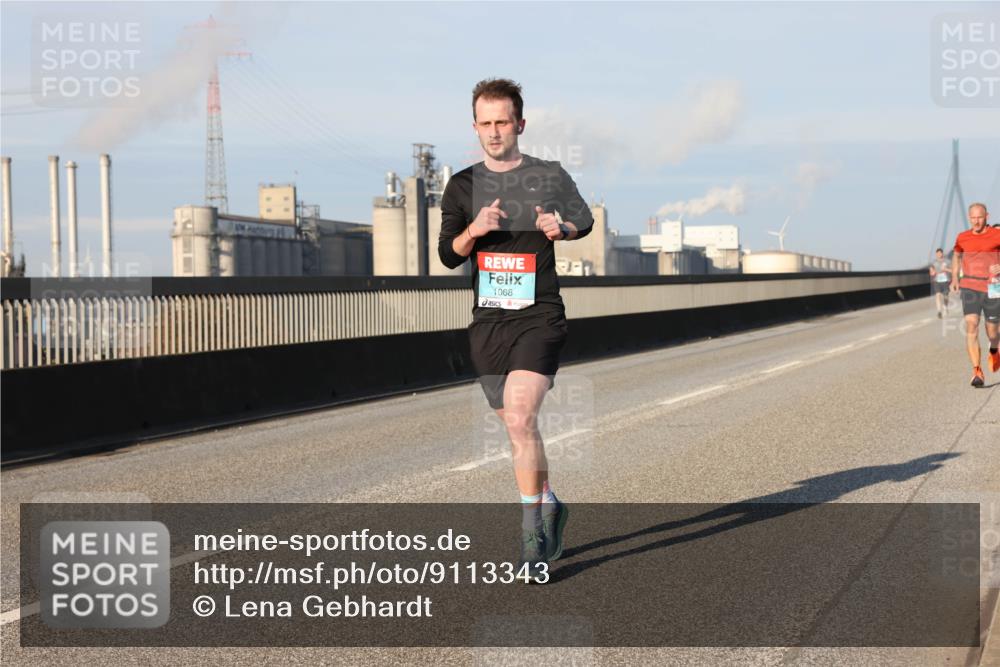 03.10.2025 - Köhlbrandbrückenlauf Lena Gebhardt http://msf.ph/oto/9113343 03.10.2025 09:42:44 Position 2 1068 meine-sportfotos.de