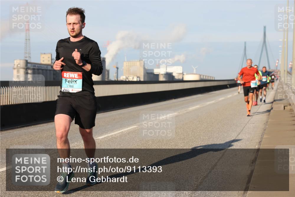 03.10.2025 - Köhlbrandbrückenlauf Lena Gebhardt http://msf.ph/oto/9113393 03.10.2025 09:42:44 Position 2 1068 meine-sportfotos.de