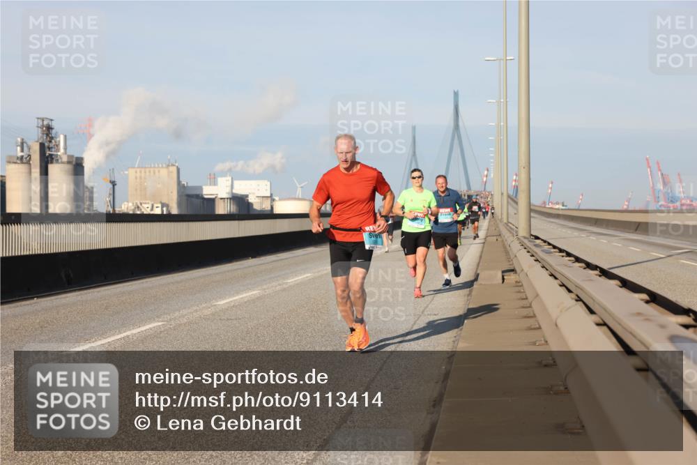 03.10.2025 - Köhlbrandbrückenlauf Lena Gebhardt http://msf.ph/oto/9113414 03.10.2025 09:42:46 Position 2  meine-sportfotos.de