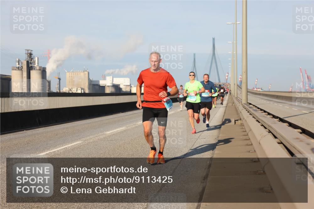 03.10.2025 - Köhlbrandbrückenlauf Lena Gebhardt http://msf.ph/oto/9113425 03.10.2025 09:42:46 Position 2  meine-sportfotos.de