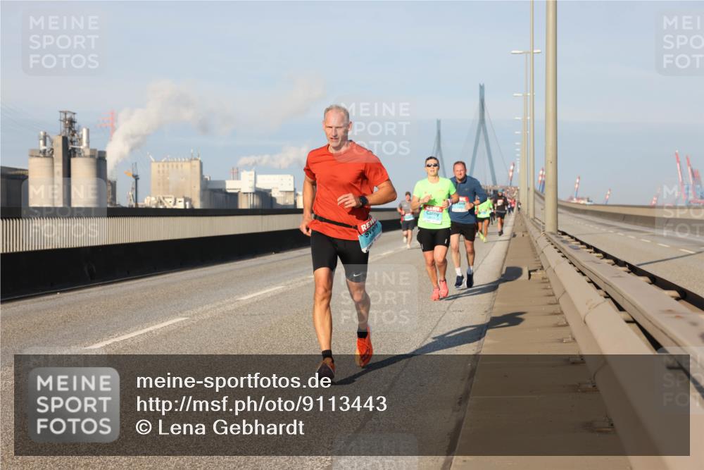 03.10.2025 - Köhlbrandbrückenlauf Lena Gebhardt http://msf.ph/oto/9113443 03.10.2025 09:42:46 Position 2  meine-sportfotos.de