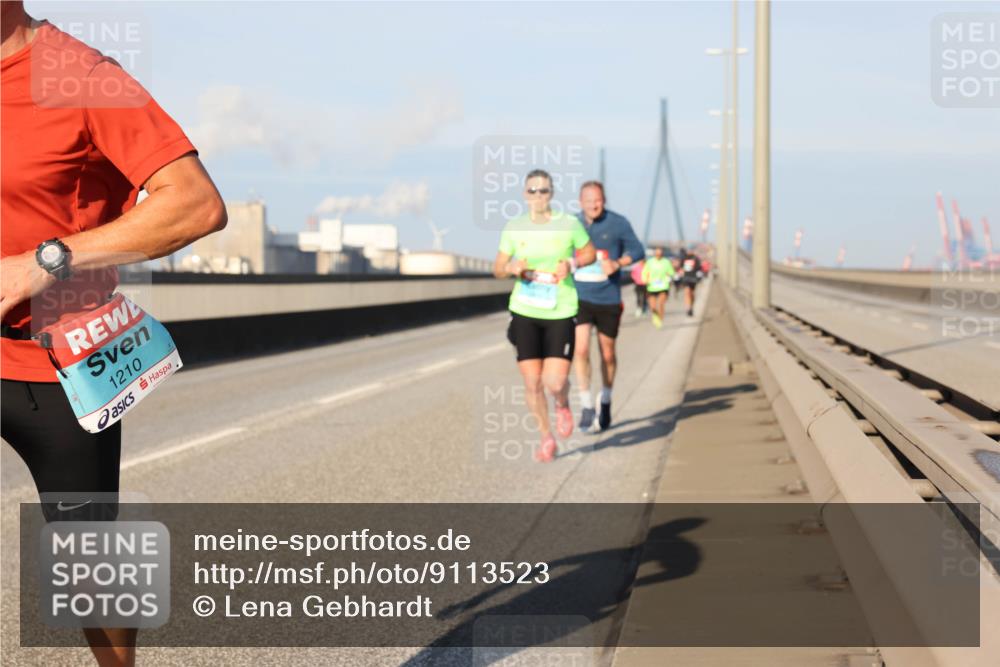 03.10.2025 - Köhlbrandbrückenlauf Lena Gebhardt http://msf.ph/oto/9113523 03.10.2025 09:42:48 Position 2 1210 meine-sportfotos.de