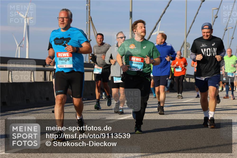 03.10.2025 - Köhlbrandbrückenlauf Strokosch-Dieckow http://msf.ph/oto/9113539 03.10.2025 09:47:49 Position 2 1642, 101, 3392, 10, 1534 meine-sportfotos.de
