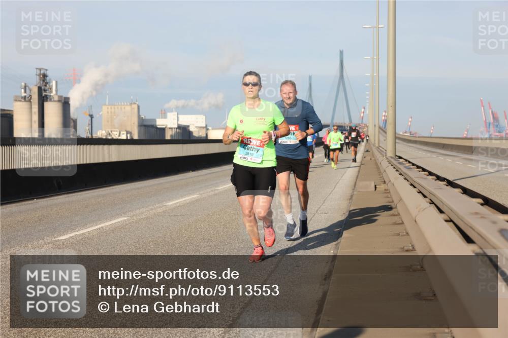 03.10.2025 - Köhlbrandbrückenlauf Lena Gebhardt http://msf.ph/oto/9113553 03.10.2025 09:42:48 Position 2 2819, 1265 meine-sportfotos.de