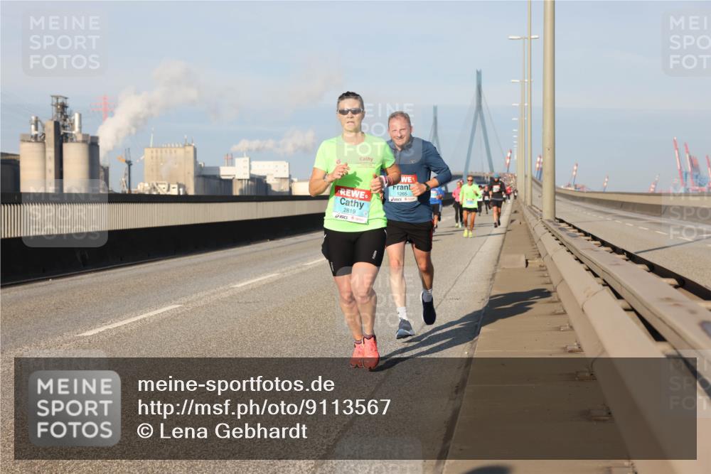 03.10.2025 - Köhlbrandbrückenlauf Lena Gebhardt http://msf.ph/oto/9113567 03.10.2025 09:42:48 Position 2 2819, 1265 meine-sportfotos.de