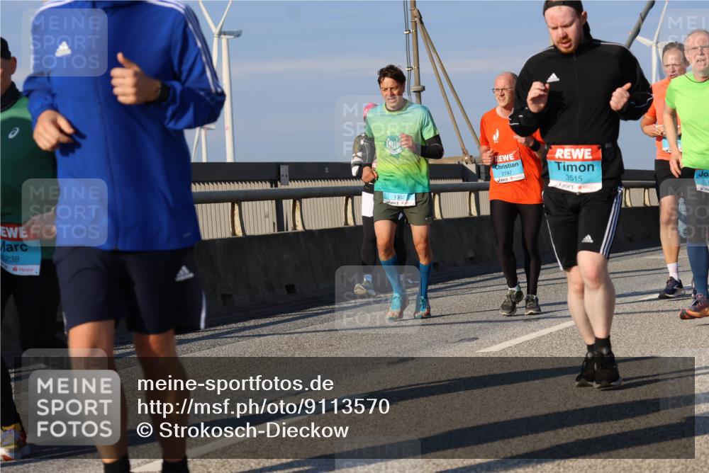 03.10.2025 - Köhlbrandbrückenlauf Strokosch-Dieckow http://msf.ph/oto/9113570 03.10.2025 09:47:54 Position 2 1362, 2747, 3515, 238 meine-sportfotos.de
