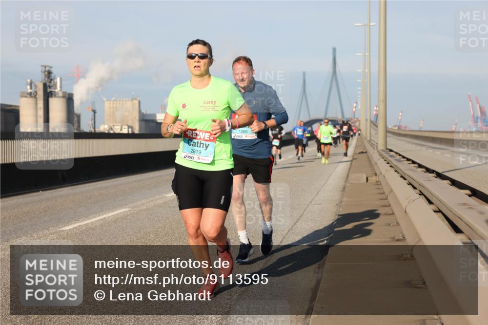03.10.2025 - Köhlbrandbrückenlauf Lena Gebhardt http://msf.ph/oto/9113595 03.10.2025 09:42:49 Position 2 2819, 1265 meine-sportfotos.de