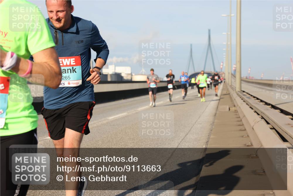 03.10.2025 - Köhlbrandbrückenlauf Lena Gebhardt http://msf.ph/oto/9113663 03.10.2025 09:42:50 Position 2 265 meine-sportfotos.de