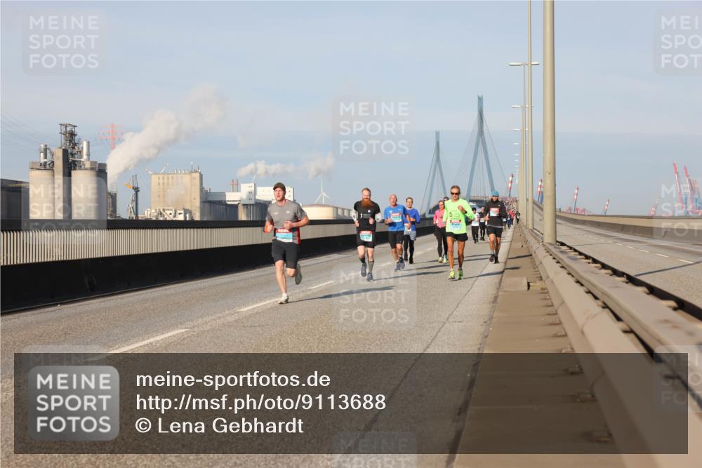 03.10.2025 - Köhlbrandbrückenlauf Lena Gebhardt http://msf.ph/oto/9113688 03.10.2025 09:42:52 Position 2  meine-sportfotos.de