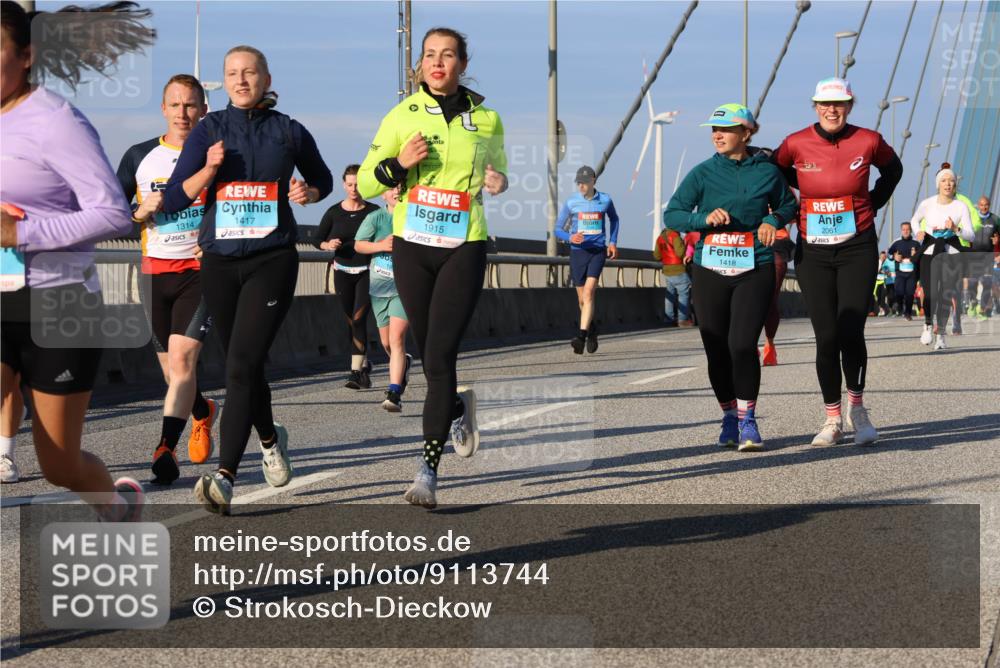 03.10.2025 - Köhlbrandbrückenlauf Strokosch-Dieckow http://msf.ph/oto/9113744 03.10.2025 09:48:14 Position 2 1314, 1417, 1915, 1418, 2061 meine-sportfotos.de