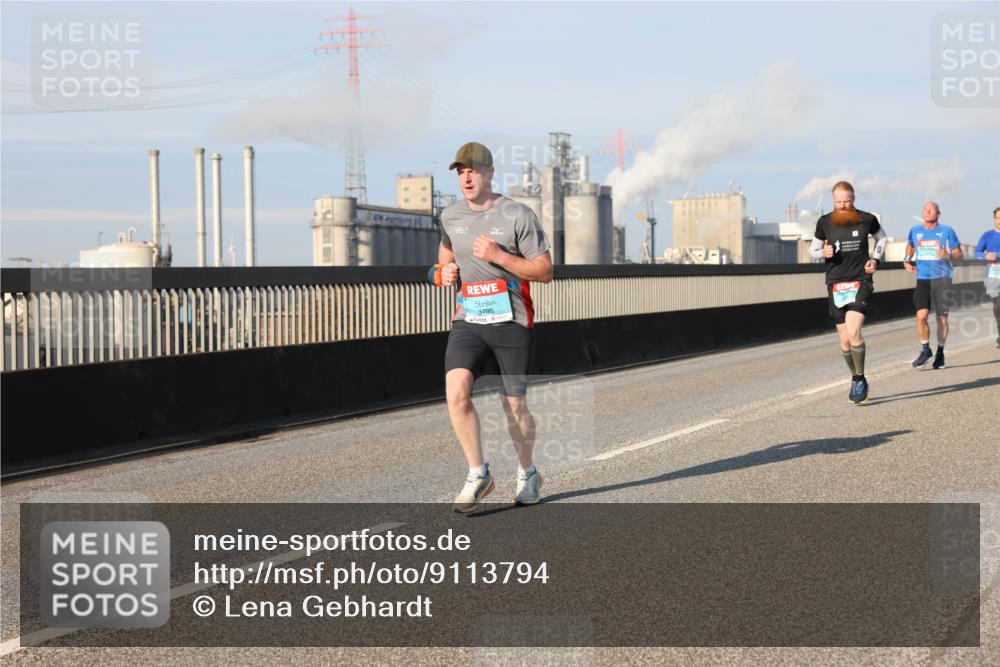 03.10.2025 - Köhlbrandbrückenlauf Lena Gebhardt http://msf.ph/oto/9113794 03.10.2025 09:42:54 Position 2 3795 meine-sportfotos.de