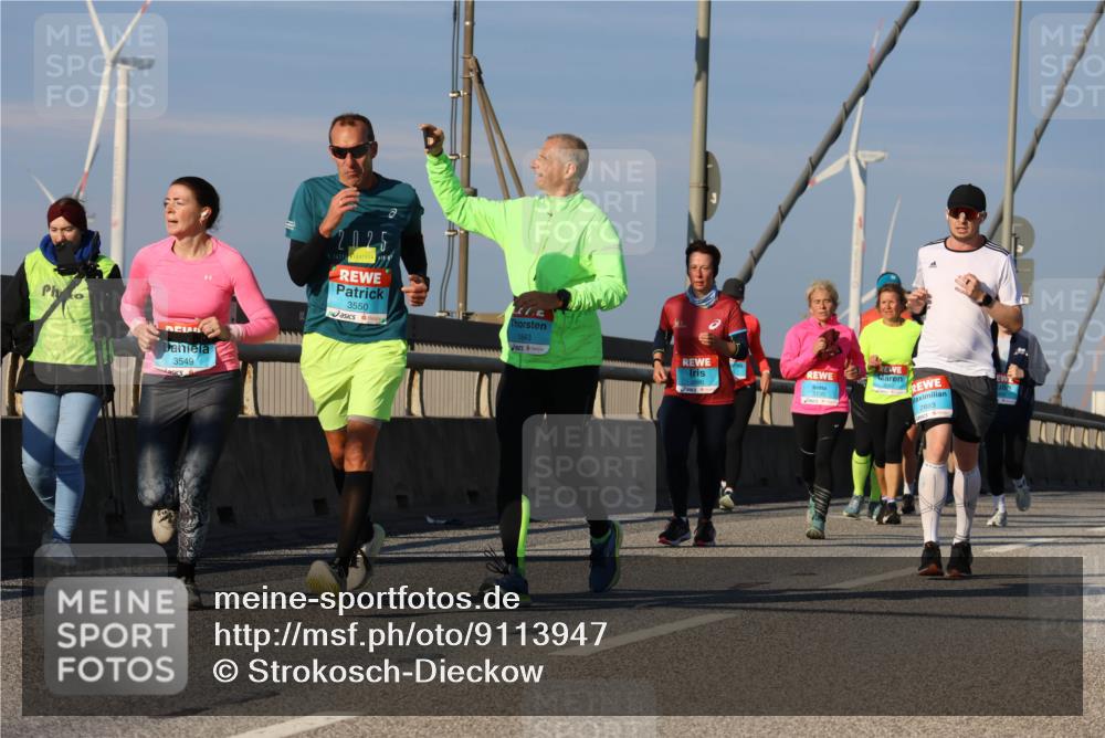 03.10.2025 - Köhlbrandbrückenlauf Strokosch-Dieckow http://msf.ph/oto/9113947 03.10.2025 09:48:39 Position 2 3549, 2025, 3550, 1843, 2883 meine-sportfotos.de