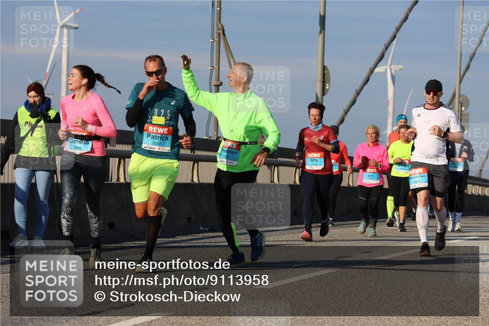 03.10.2025 - Köhlbrandbrückenlauf Strokosch-Dieckow http://msf.ph/oto/9113958 03.10.2025 09:48:39 Position 2 3549, 2025, 3550, 1843, 2883 meine-sportfotos.de