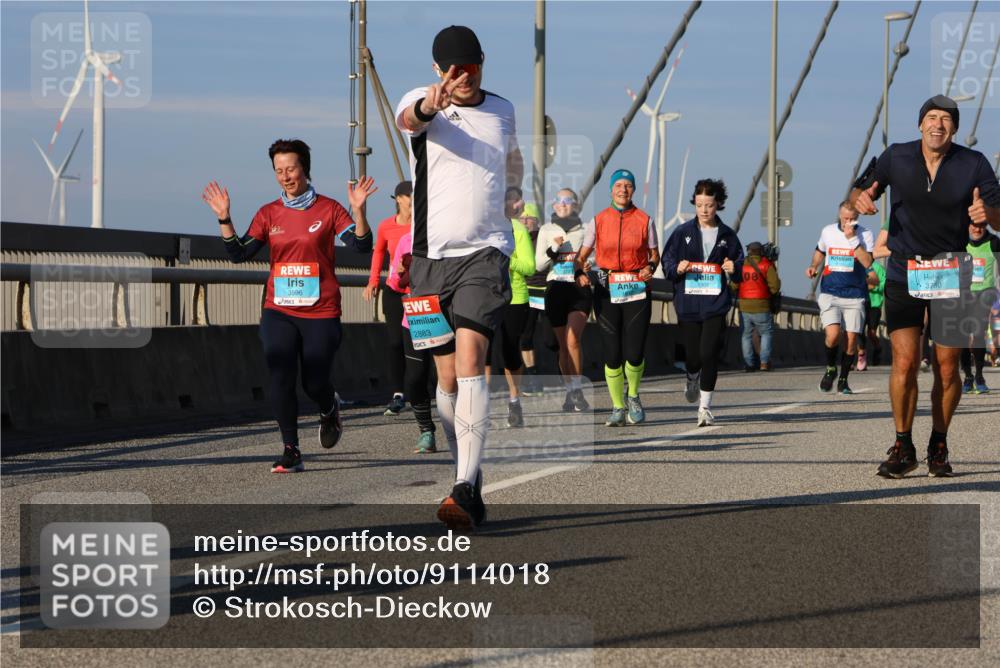 03.10.2025 - Köhlbrandbrückenlauf Strokosch-Dieckow http://msf.ph/oto/9114018 03.10.2025 09:48:42 Position 2 3596, 2883, 08, 3750 meine-sportfotos.de