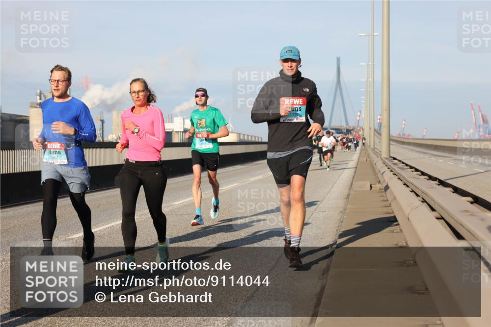 03.10.2025 - Köhlbrandbrückenlauf Lena Gebhardt http://msf.ph/oto/9114044 03.10.2025 09:42:59 Position 2 2801, 1135 meine-sportfotos.de