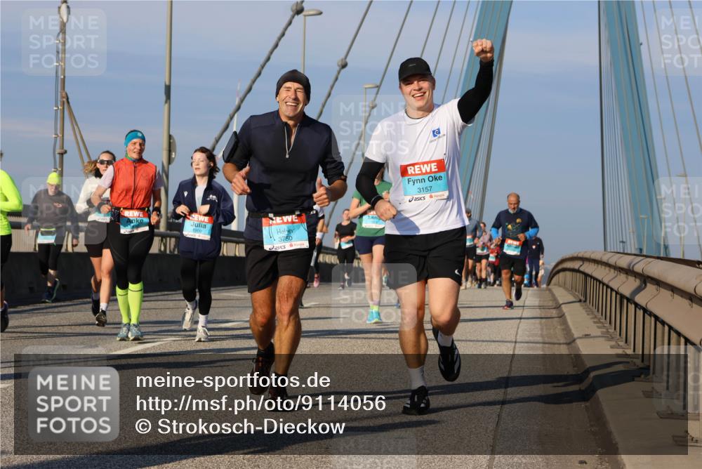 03.10.2025 - Köhlbrandbrückenlauf Strokosch-Dieckow http://msf.ph/oto/9114056 03.10.2025 09:48:44 Position 2 1909, 3750, 3157 meine-sportfotos.de