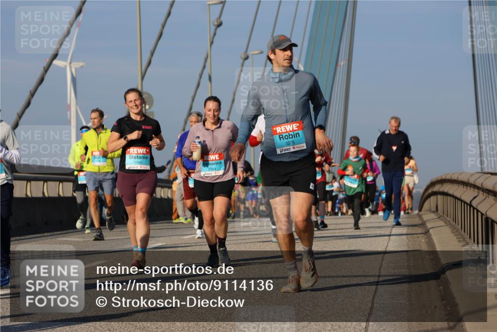 03.10.2025 - Köhlbrandbrückenlauf Strokosch-Dieckow http://msf.ph/oto/9114136 03.10.2025 09:48:56 Position 2 1169, 2054, 3375 meine-sportfotos.de