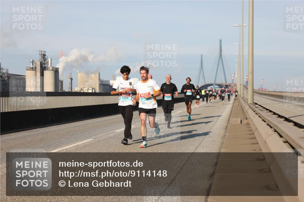 03.10.2025 - Köhlbrandbrückenlauf Lena Gebhardt http://msf.ph/oto/9114148 03.10.2025 09:43:06 Position 2 1112 meine-sportfotos.de