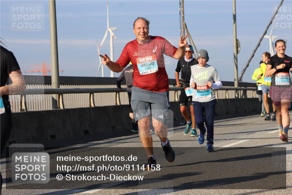 03.10.2025 - Köhlbrandbrückenlauf Strokosch-Dieckow http://msf.ph/oto/9114158 03.10.2025 09:48:57 Position 2 1388, 2254, 2841, 1169 meine-sportfotos.de