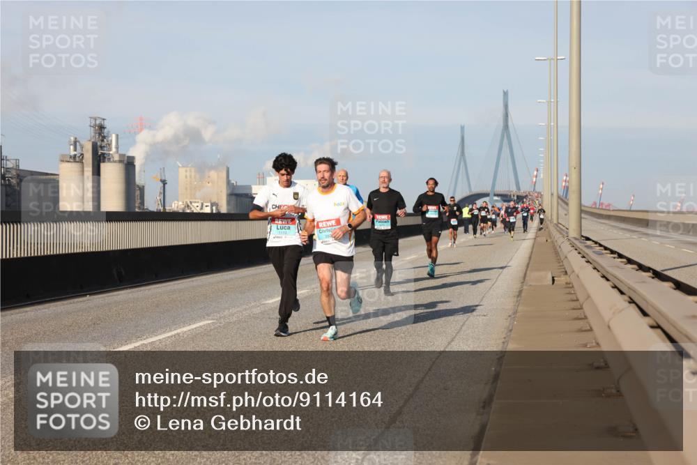 03.10.2025 - Köhlbrandbrückenlauf Lena Gebhardt http://msf.ph/oto/9114164 03.10.2025 09:43:06 Position 2 1112 meine-sportfotos.de
