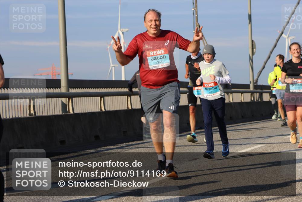 03.10.2025 - Köhlbrandbrückenlauf Strokosch-Dieckow http://msf.ph/oto/9114169 03.10.2025 09:48:57 Position 2 1388, 2841, 1169 meine-sportfotos.de