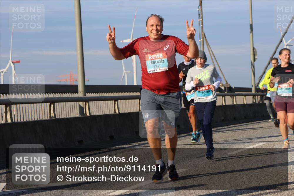 03.10.2025 - Köhlbrandbrückenlauf Strokosch-Dieckow http://msf.ph/oto/9114191 03.10.2025 09:48:58 Position 2 1388, 2841, 1169 meine-sportfotos.de