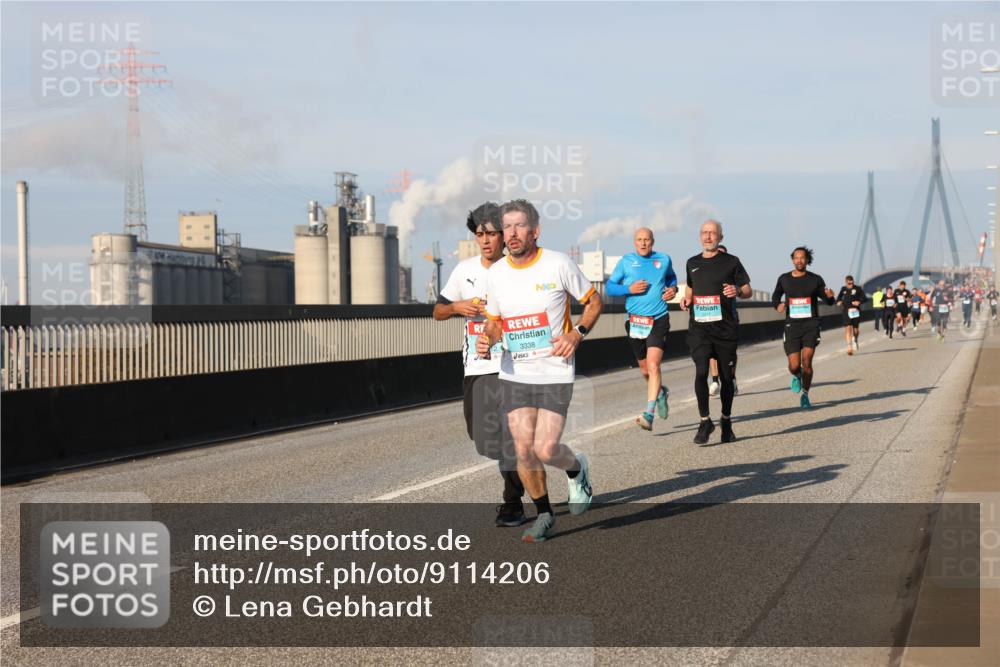 03.10.2025 - Köhlbrandbrückenlauf Lena Gebhardt http://msf.ph/oto/9114206 03.10.2025 09:43:07 Position 2 3338 meine-sportfotos.de