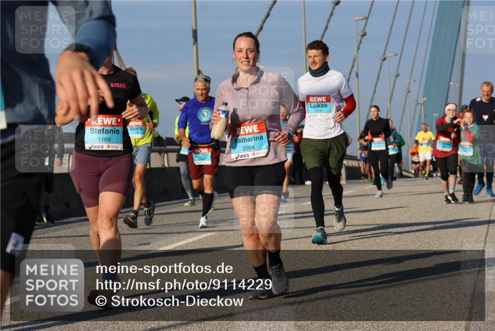 03.10.2025 - Köhlbrandbrückenlauf Strokosch-Dieckow http://msf.ph/oto/9114229 03.10.2025 09:49:00 Position 2 1768, 1169, 2054, 3208 meine-sportfotos.de