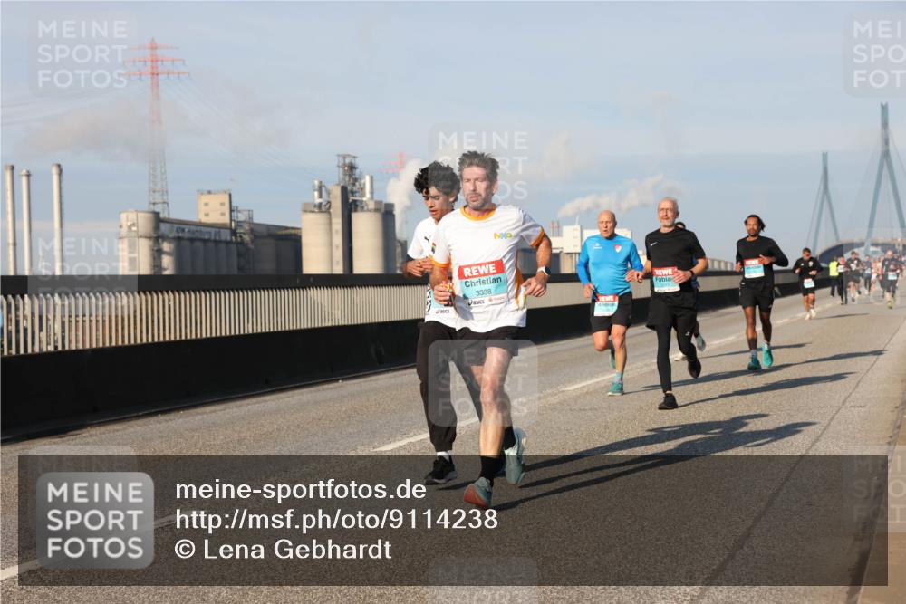 03.10.2025 - Köhlbrandbrückenlauf Lena Gebhardt http://msf.ph/oto/9114238 03.10.2025 09:43:07 Position 2 3338 meine-sportfotos.de