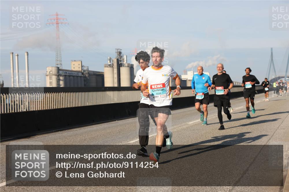03.10.2025 - Köhlbrandbrückenlauf Lena Gebhardt http://msf.ph/oto/9114254 03.10.2025 09:43:07 Position 2 3338 meine-sportfotos.de